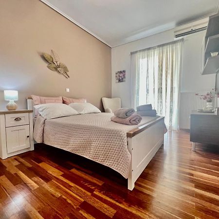Elegant Downtown Retreat Apartment กาลามาตา ภายนอก รูปภาพ