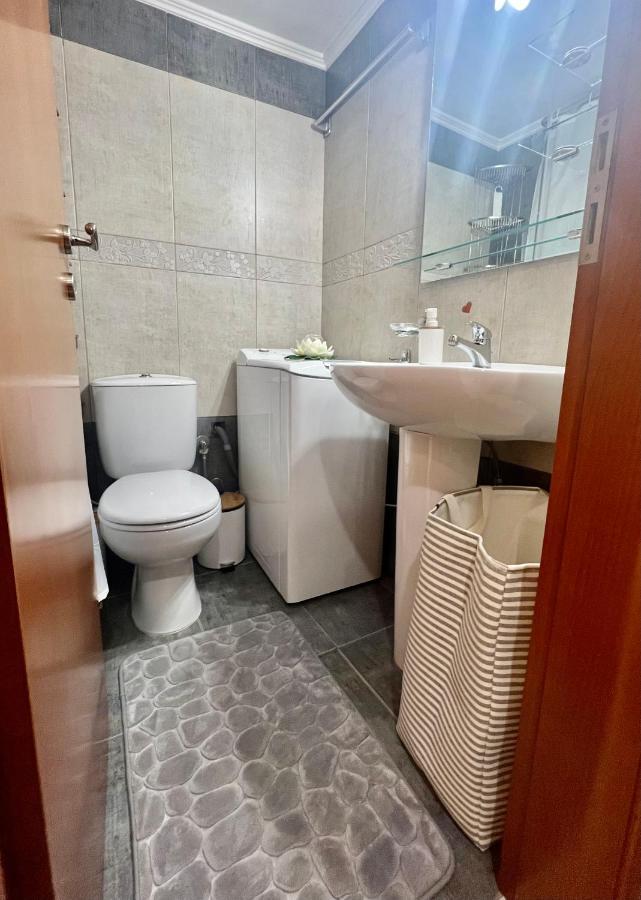 Elegant Downtown Retreat Apartment กาลามาตา ภายนอก รูปภาพ