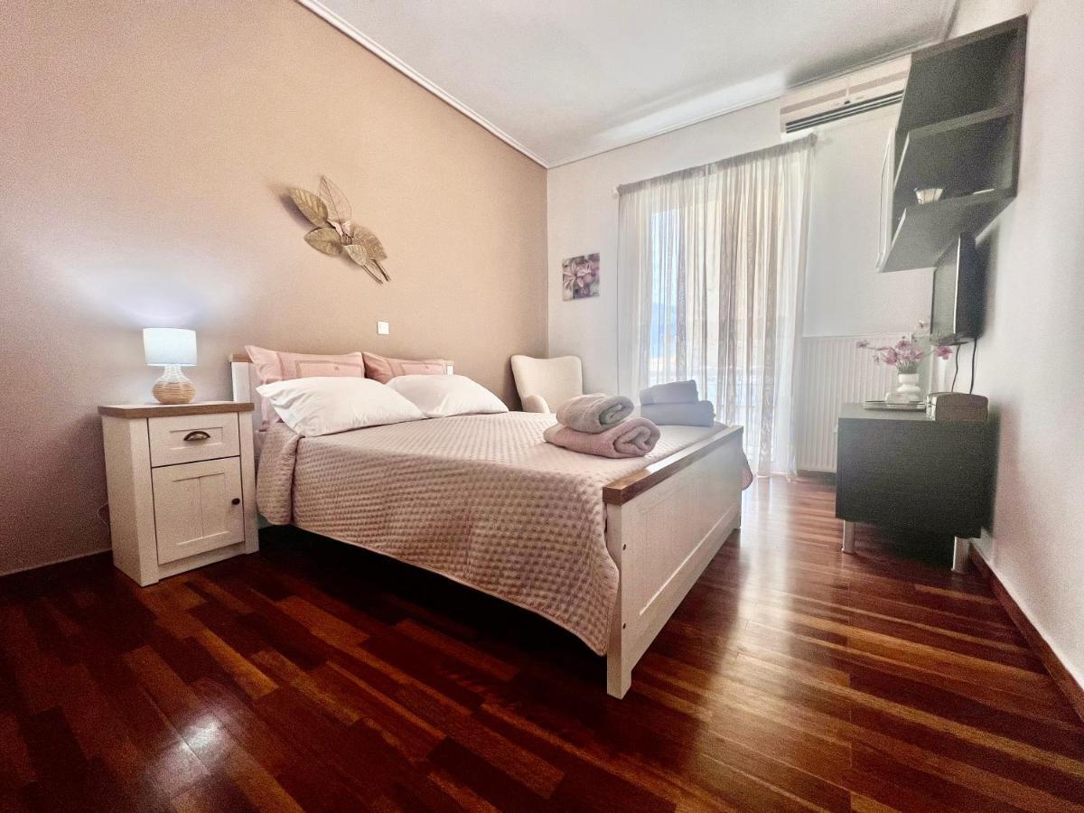 Elegant Downtown Retreat Apartment กาลามาตา ภายนอก รูปภาพ