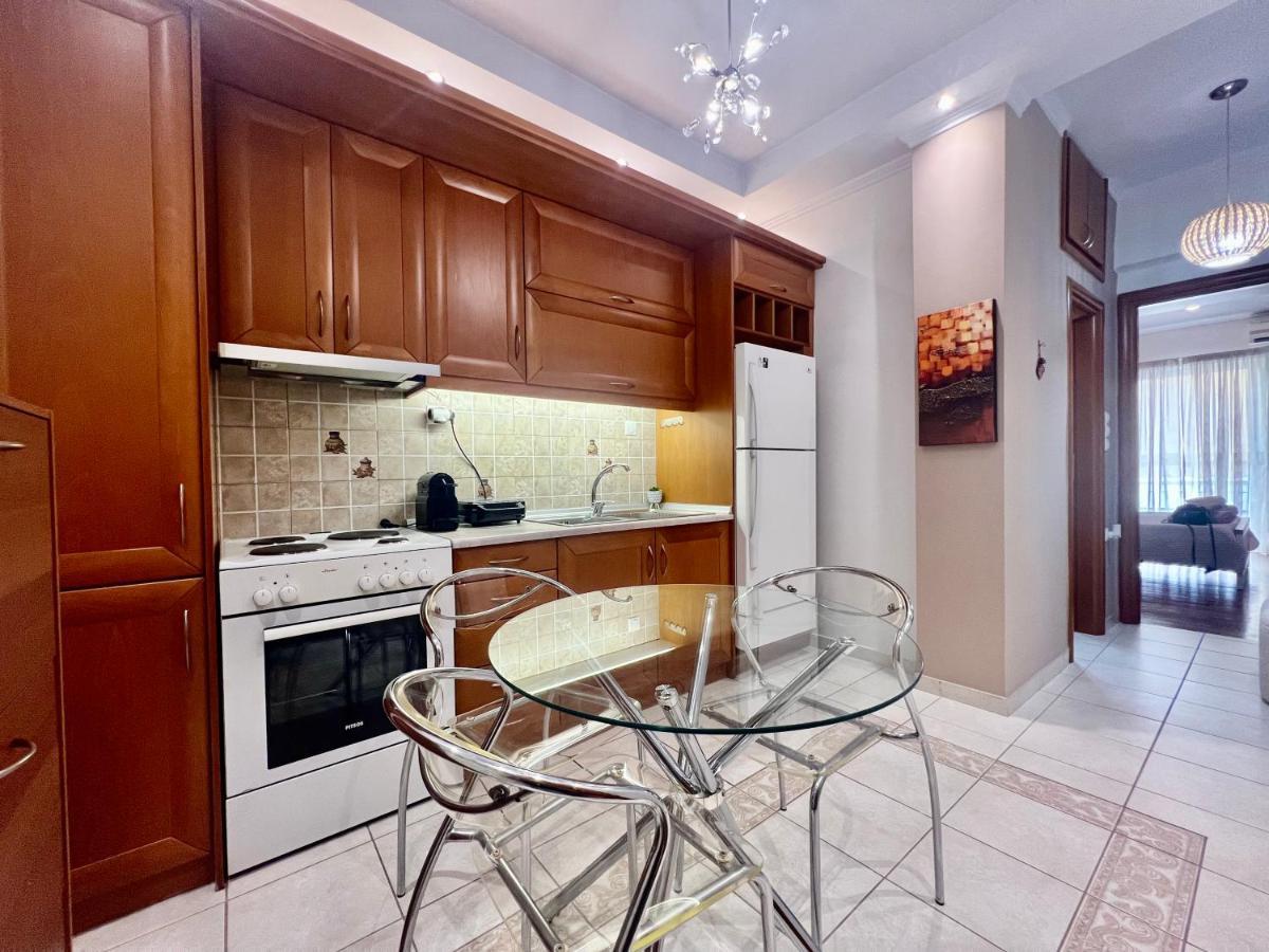 Elegant Downtown Retreat Apartment กาลามาตา ภายนอก รูปภาพ