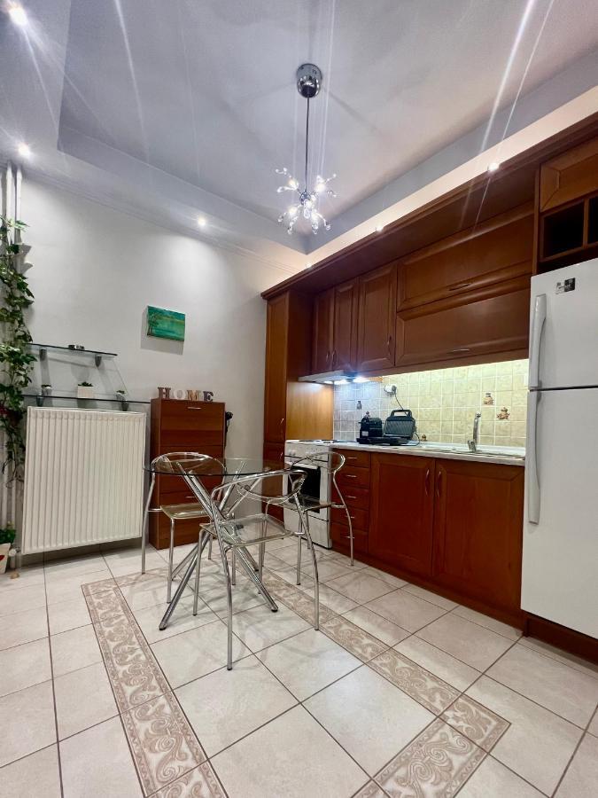 Elegant Downtown Retreat Apartment กาลามาตา ภายนอก รูปภาพ