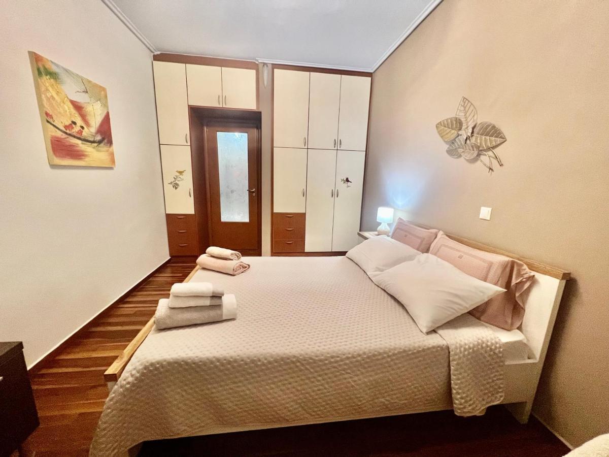 Elegant Downtown Retreat Apartment กาลามาตา ภายนอก รูปภาพ