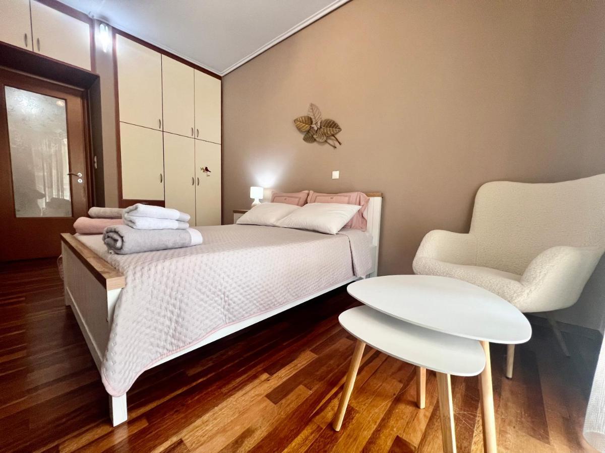 Elegant Downtown Retreat Apartment กาลามาตา ภายนอก รูปภาพ