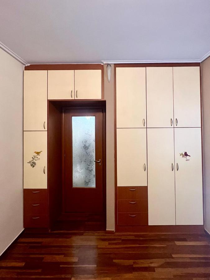 Elegant Downtown Retreat Apartment กาลามาตา ภายนอก รูปภาพ